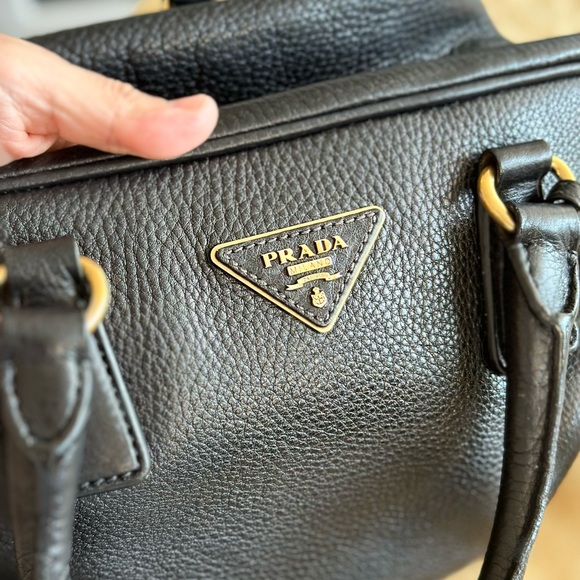 Prada leather handbag in pristine condition - Picture 12 of 14